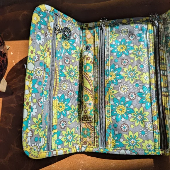 Vera Bradley Paisley Jewelry and cosmetics organizer - Picture 10 of 12